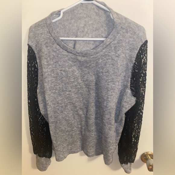 Long sleeve grey sweater with lace sleeves - Picture 1 of 5